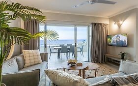 Beachfront Apartment Shakas Rock - Martinique, Pool, Ocean Views